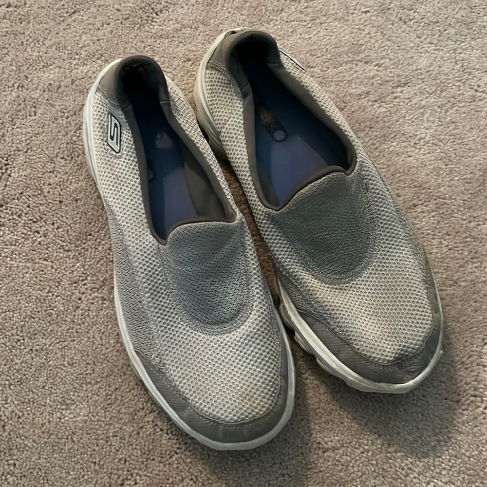 VGUC Skechers Go Walk size 8 grey